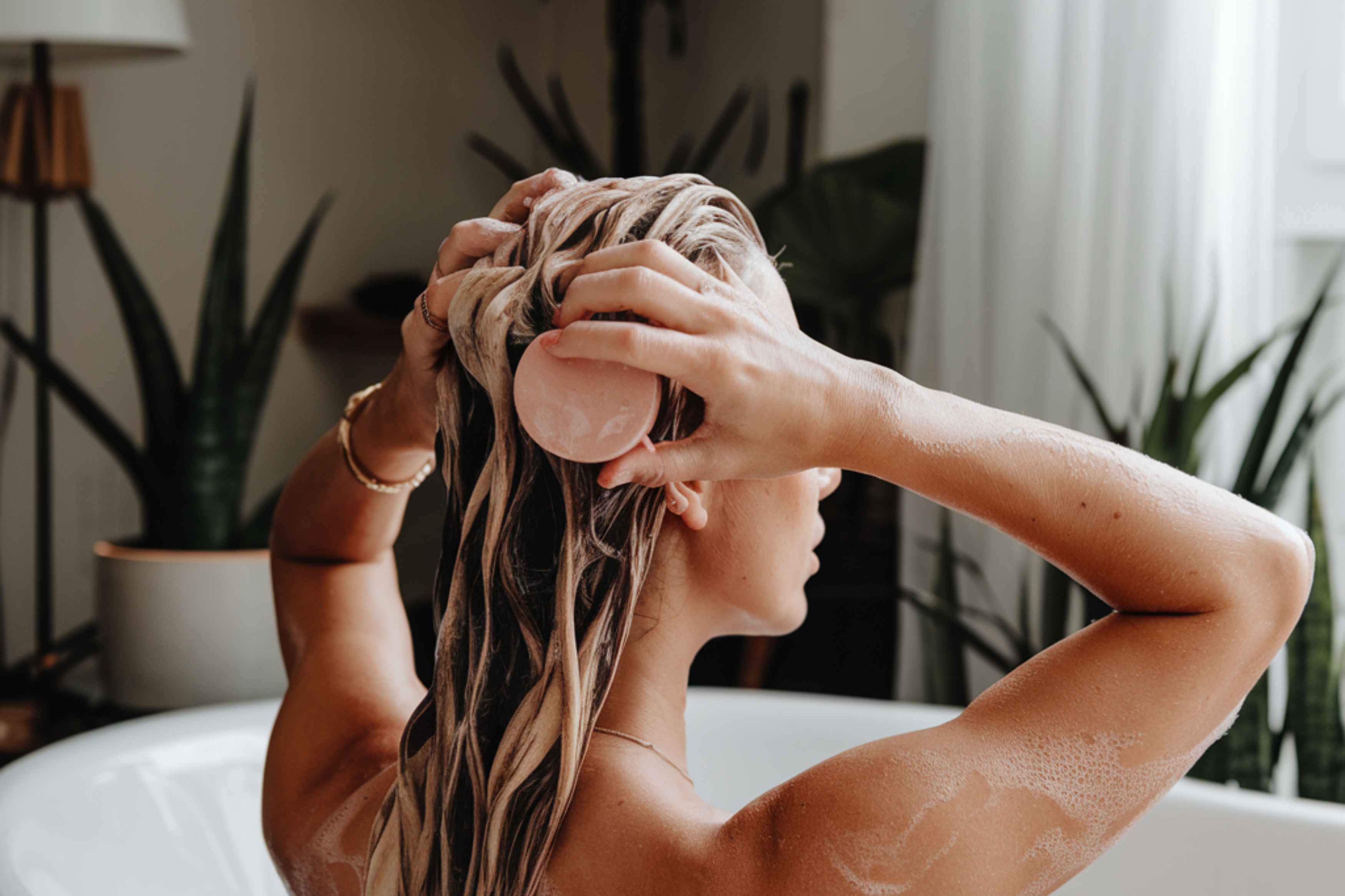 Morna Ibiza Red Clay festes Shampoo Rote Erde Volumen
