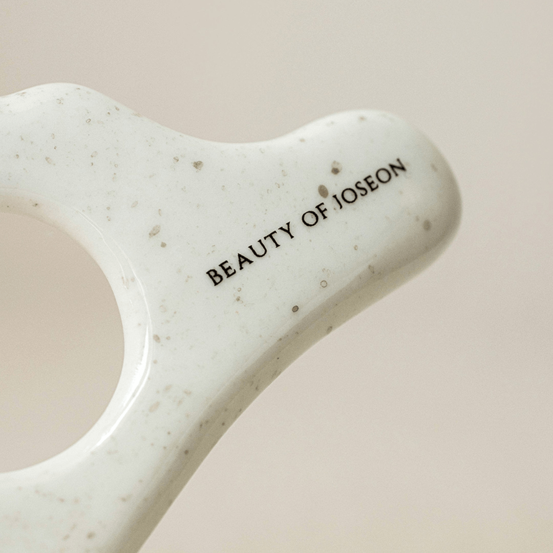 Beauty of Joseon Porcelain Gwalsa Gua Sha Stein Gesicht